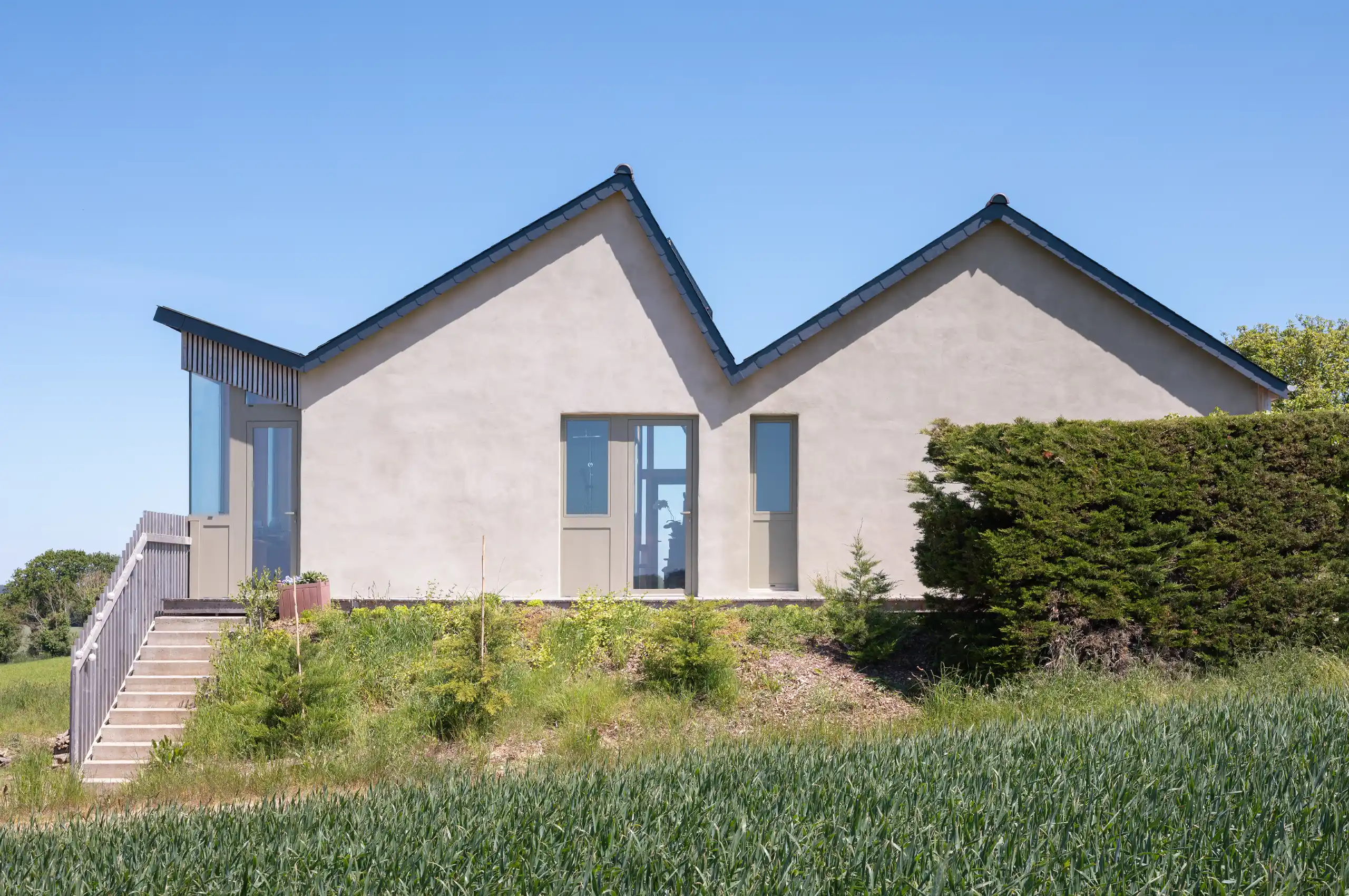 1-projet-maison-terre-erquy-cotes-d-armor-22-bodenezlegallasalle-architectes-rennes-bretagne-2560×1700